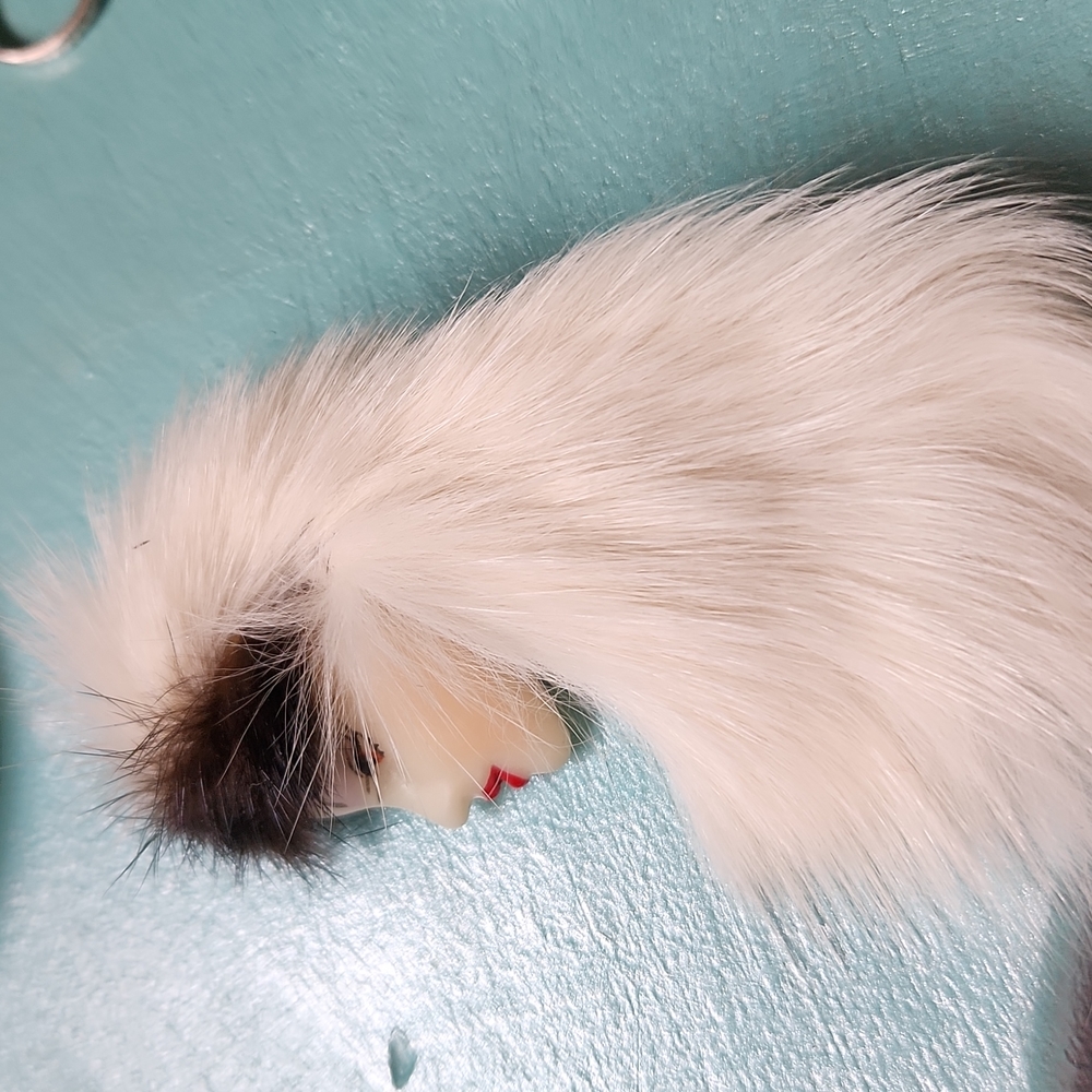 Vintage Elegant 80's Fur trimmed Face Pin.